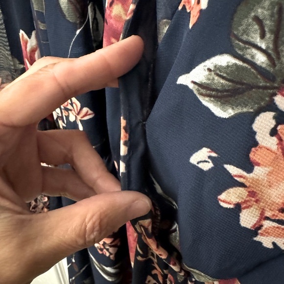 NWOT Floral Dress Size Small - Picture 4 of 13